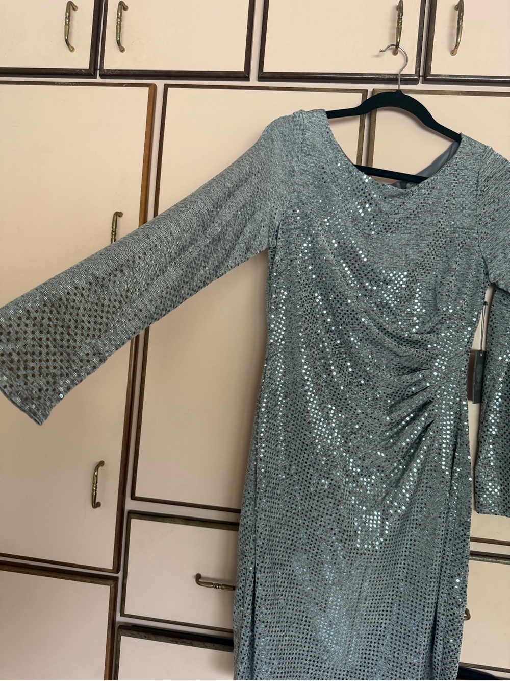 Vince Camuto Silver Sequin Long Sleeve Ruched Midi Dress